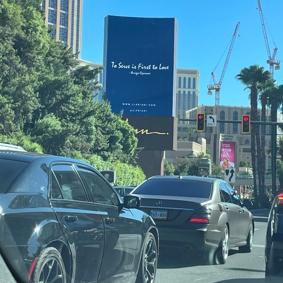 WELCOME to Vegas - Picture 4 of 6